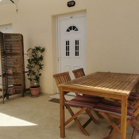 Apartmani Kronjac Milna  Buitenkant foto